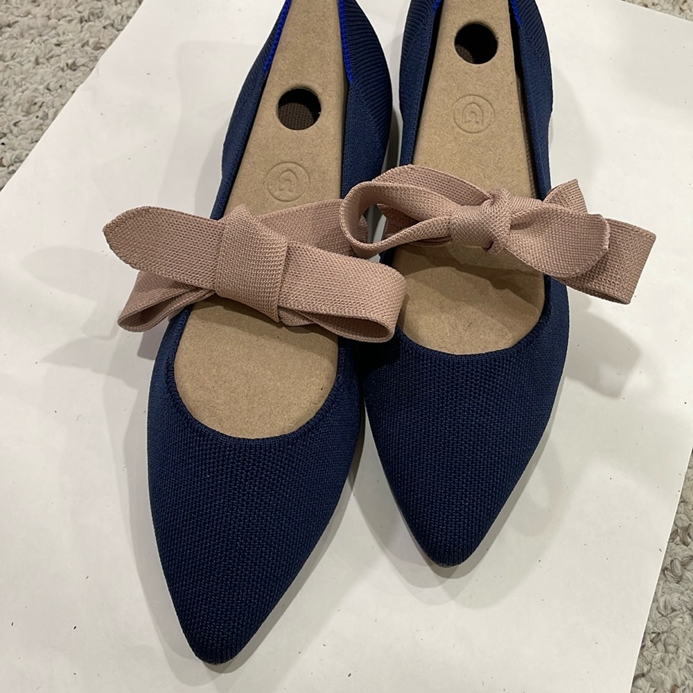 BNWT Rothy’s Mary Jane bow tie flat navy Sz 10.5 - Sapphire with rose bow